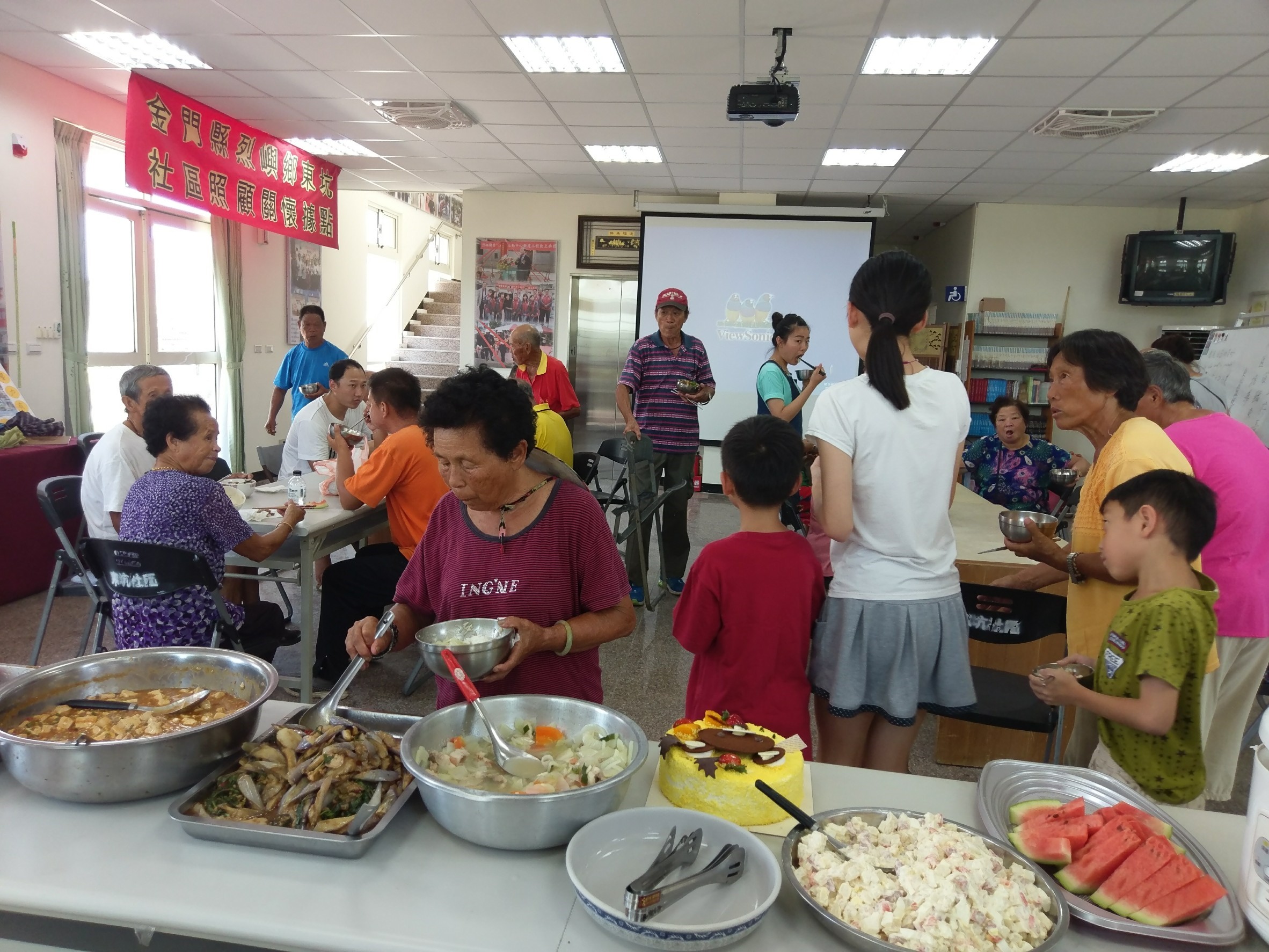 東坑社區共餐與慶祝父親節